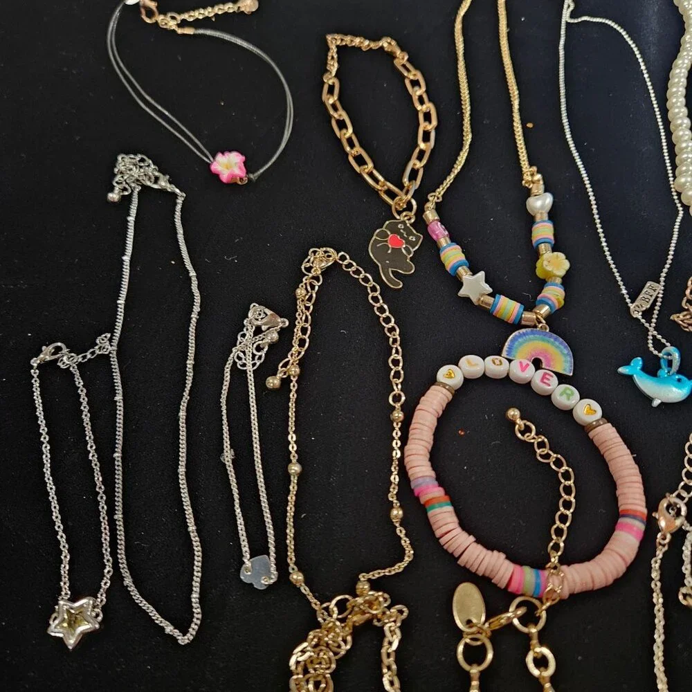 Teen Girls Jewelry Lot  Necklaces Bracelets with Pearls Beads Charms Chains
